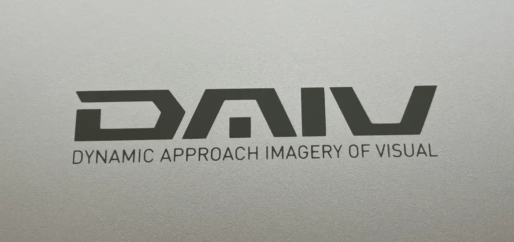 DAIV Z4-I7I01SR-BのDAIVロゴ